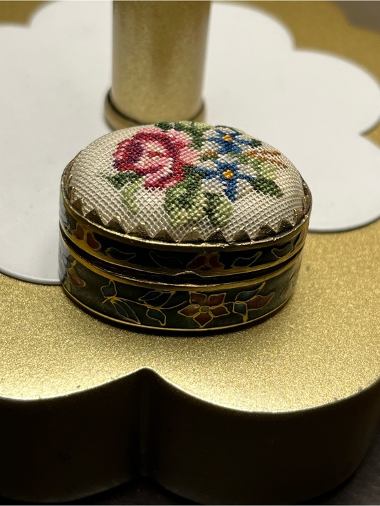 chinese Other - Vintage Floral Cloisonne Enamel Petit Point Pill Box